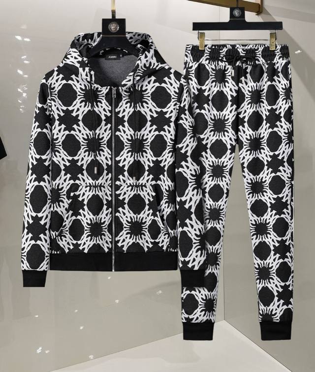 Amiri 2025秋冬新款套装 高品质，顶级版本贸易公司渠道订单，海外精品独家限定发售，经典即永恒，入手绝对值的！这种类型的套装也是必备的一套，不用想怎么搭配