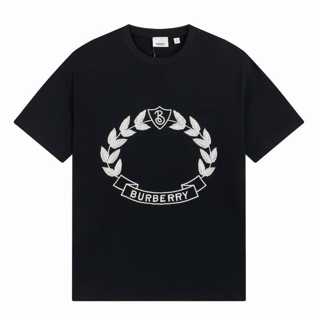 B家 刺绣T恤宽松版型T恤衫，装饰橡木叶徽章刺绣与品牌刺绣徽标橡木叶徽章为品牌典藏徽章的重塑设计 这件看似简单，面料还是要根据Yb 定制精选柔软的平织棉质面料