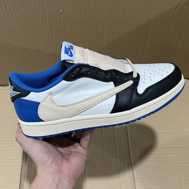 Pb版本Aj1倒勾福利特价！ 老牌大厂出品！品质没的说，直接上图！转图必卖！嘎嘎冲！ 编码Ab245869！