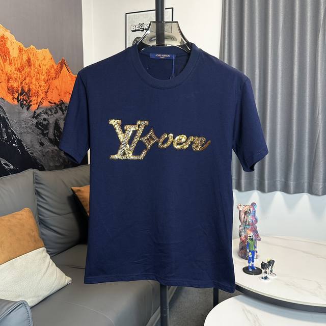 特价 Louis Vuitton*路易威登 Lv 新款重工珠片绣短袖T恤 采用原板独家定制2 克32支双莎纯棉面料 质感非常柔软舒服 100%区别市场的顶级面料