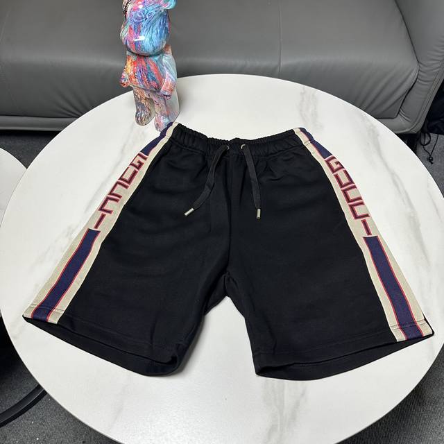 正品玩家专供！秒杀一切市场版本！任意对比！ Gucci 古驰 经典条纹织带校服短裤 购入Zp原版开发 历时一个月 不放过每一个细节 正确版本枪色哑光拉链头 原版