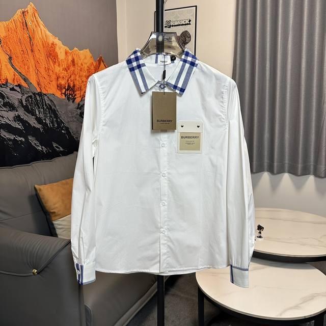 Burberry 巴宝莉口袋标签拼接领衬衣 啊啊啊！介个蓝白衬衫太干净啦！ 既不单调也不会太过张扬 清爽又温柔 宽松舒适的廓形 不挑身材 领口 袖口拼接设计 温