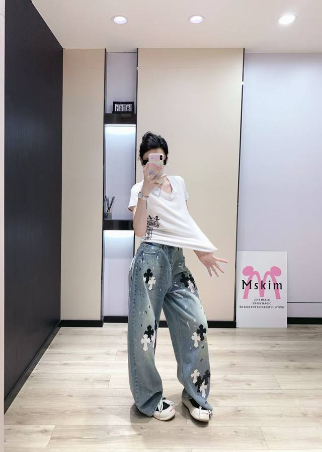 高定版 重工款 Ch 克罗心还得是经典克罗心 克罗心皮质贴标墨点工艺牛仔裤 经典永不过时 克罗心裤子真的爱惨了 Sml 裤长103-104-105腰围64-68