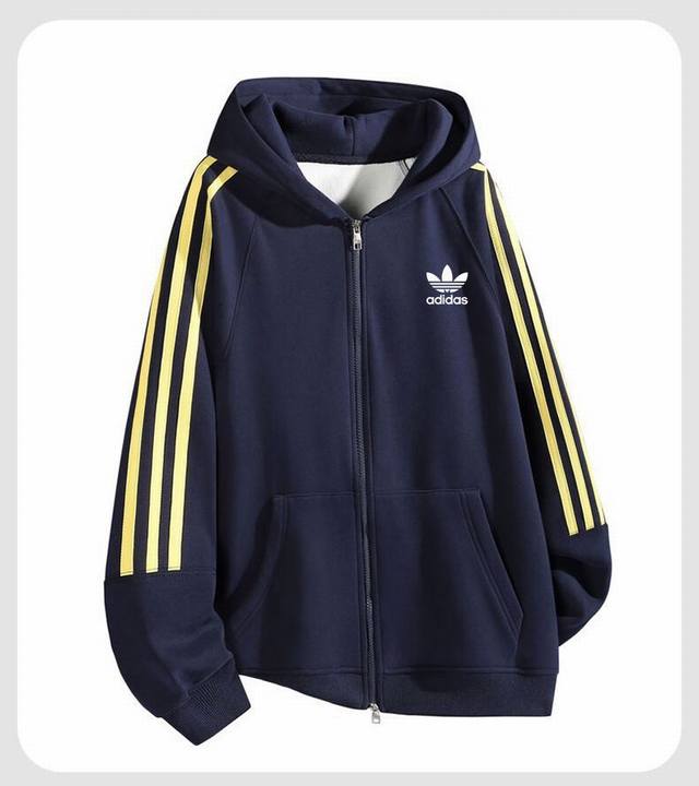阿迪达斯Adidas 三叶草休闲撞色三杠连帽拉链卫衣外套，名副其实的百穿不厌系列，Os版型上身效果超赞，三个配色都是超级好看的，三个色也都巨好搭，太宝藏了，连帽