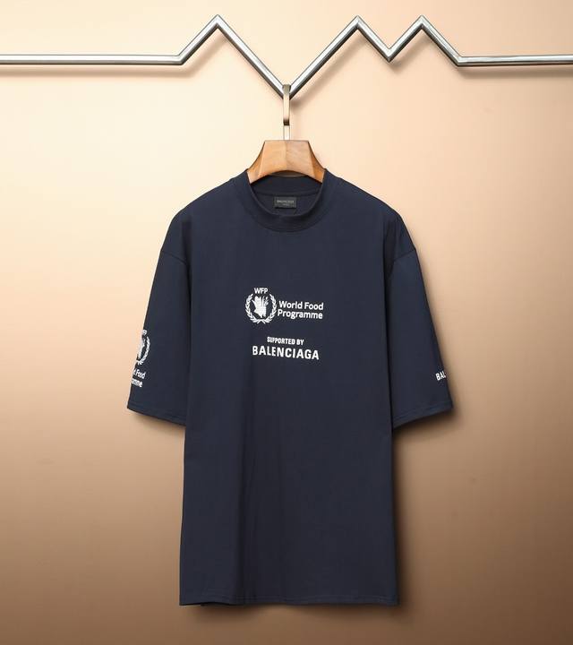 顶级最高版本 尺码偏大 B家 巴黎世家 Balenciaga 经典世界粮食署慈善限定重工艺印花圆领半袖T恤短袖 男女同款 情侣款 宽松版型 最高版本 原版面料
