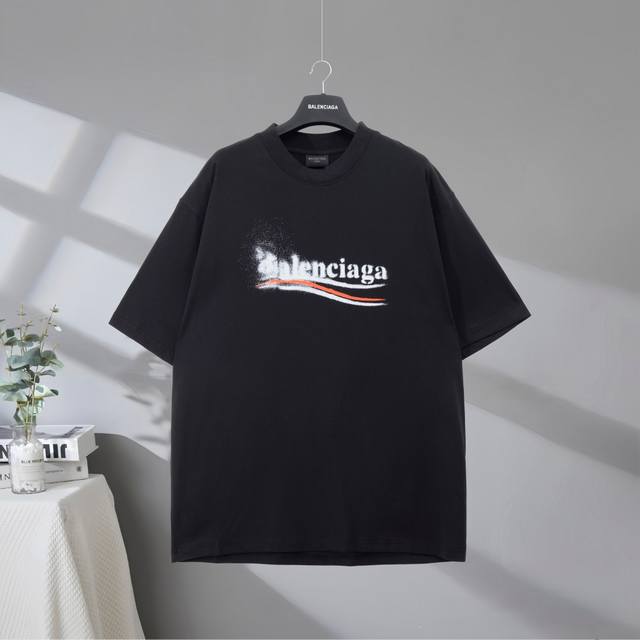 顶级最高版本 尺码偏大 B家 巴黎世家 Balenciaga 经典雾化渐变Logo重工艺印花圆领半袖T恤短袖 男女同款 情侣款 宽松版型 最高版本 原版面料 高
