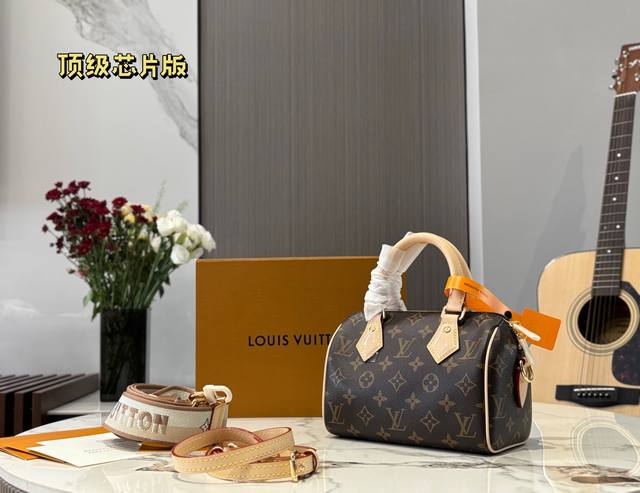 全套包装顶级芯片版 Lv Speedy20枕头包 新款Speedy20，宝藏尺寸，因为20的尺寸不大也不小，容量也特别大 两条肩带随意切换，20的尺寸刚刚好。