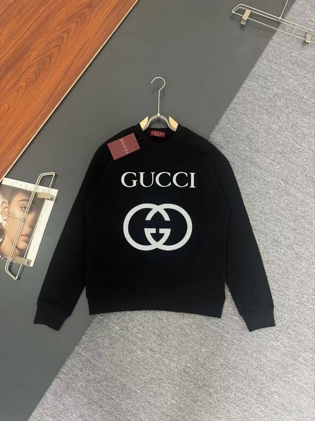 Gucci *古驰*秋冬最新款圆领时尚长袖卫衣，印花工艺Logo设计，400克纯棉面料！贴肤舒适，耐看又好穿，原厂工艺一丝不苟，休闲百搭必备款 码数 S M L