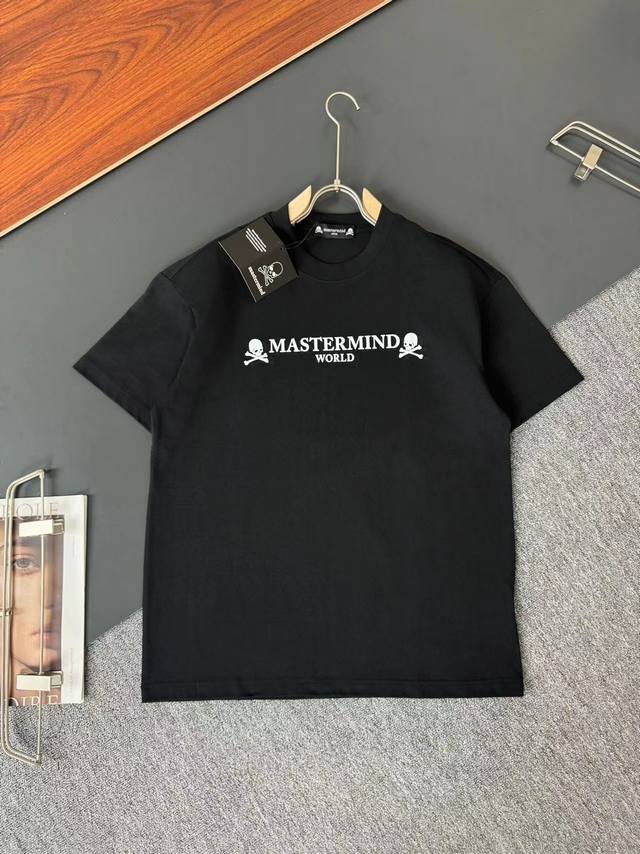 Mmj *Mastermind* 骷髅头*春夏最新款圆领时尚短袖T恤，重克纯棉双纱纯棉面料！贴肤舒适，耐看又好穿 简约经典工艺设计，原厂工艺一丝不苟，休闲百搭必