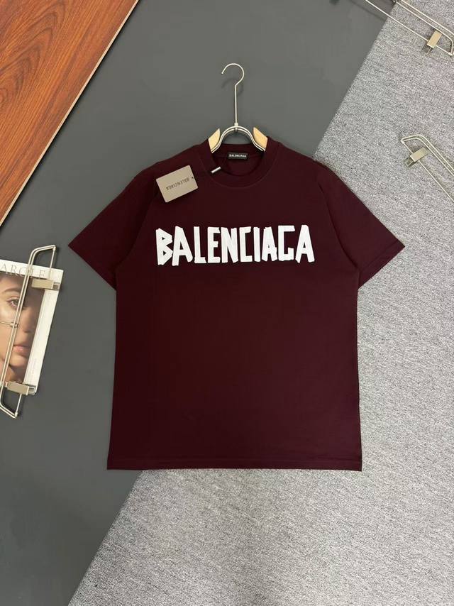 Balenciaga*巴黎世家*320G克重磅纯棉T恤宽松版型 印花工艺Logo设计 春夏新款圆领时尚短袖T恤 贴肤舒适，耐看又好穿 原厂工艺一丝不苟，休闲百搭