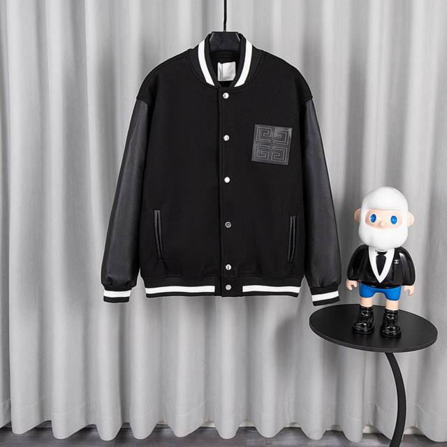 Gvc纪梵希 棒球服夹克外套 秋冬新款60%羊毛+40%有机棉定制羊毛呢厚度适中，袖臂为人造仿小羊皮Pu 上色，水洗，纹路保留了原有的颗粒结构！厚实饱满圆润！