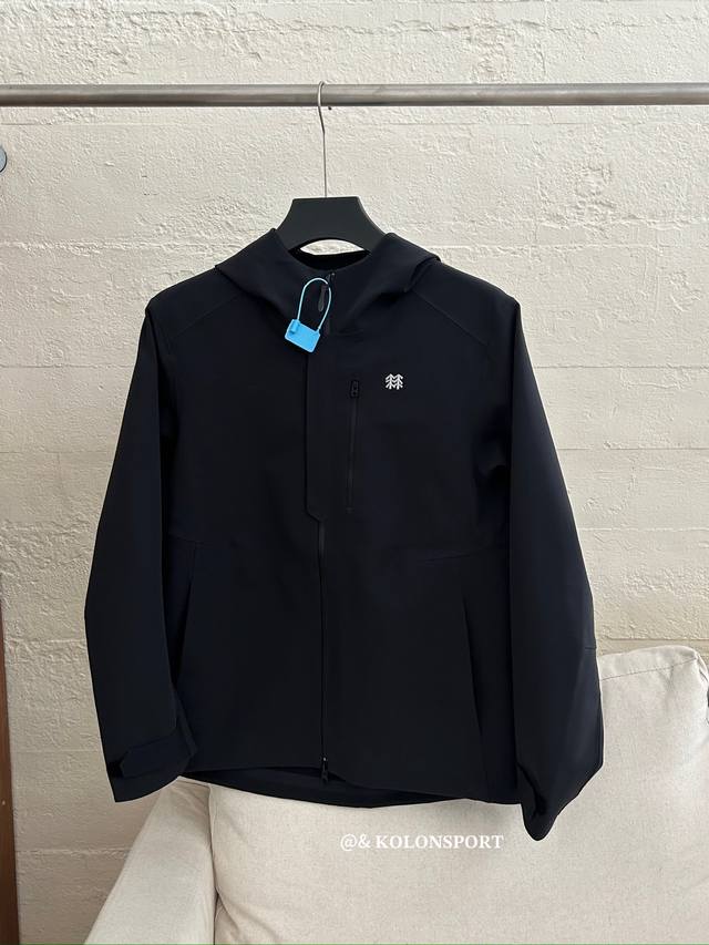 供 控 Kolon Sport-可隆情侣压胶软壳 黑色：