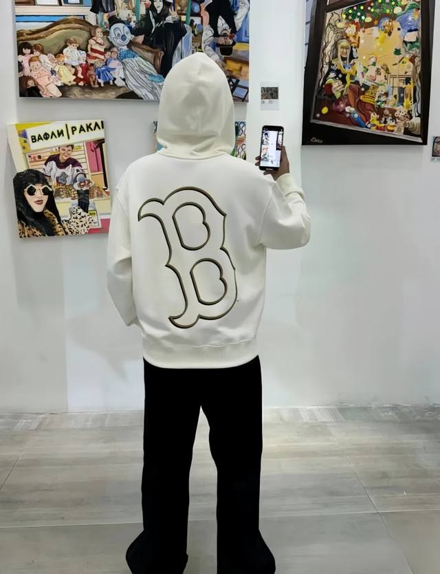 上新 控115Mlb Ny洋基队老花印花加绒连帽卫衣 男女同款情侣款连帽卫衣 印花材料采用安全环保无毒婴儿认证的材料；印花轮廓清晰干净，有康丽机器出来的质感；如