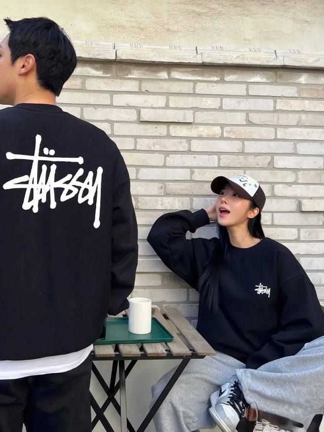 上新 控95 Stussy 斯图西新款 加绒 银狐绒 情侣圆领卫衣- 独家定制重磅原版 400G纯棉银狐绒面料 布面干净 布纹清晰 手感舒适 螺纹定染无色差 原