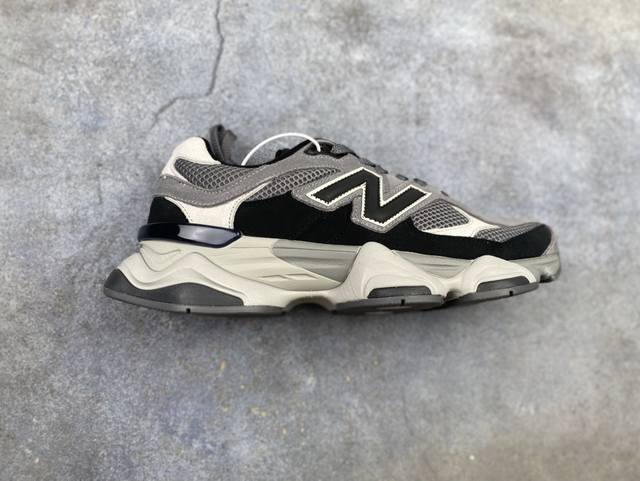 纯原 New Balance Nb9060 联名款 复古休闲运动慢跑鞋 U9060Era #鞋款灵感源自设计师本人对夏日的怀日回忆。鞋面大身由空间双格及磨砂鞋面