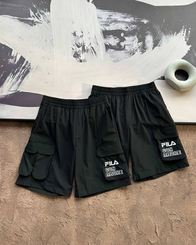 上新 官网同款 斐乐 Fila Originale系列2025夏季柜子同款 梭织五分裤 立体裁剪版型拿捏的很好，修身但不紧身，有型不拖沓，一般身材穿在膝盖上方，