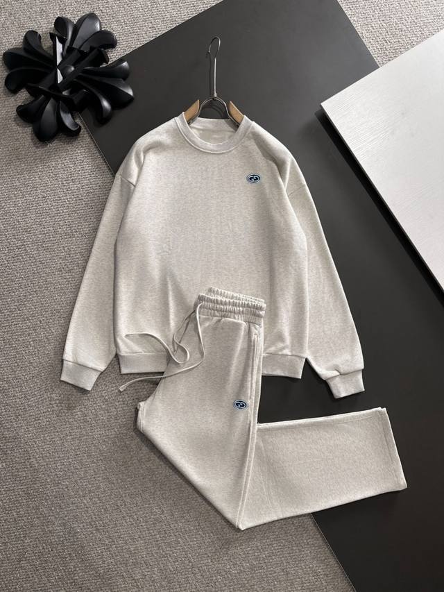 隔天出货 Gucci 古奇 高品质 2025秋冬新款休闲重工套装 独家Yb开发！高版出品！顶级版本贸易公司渠道订单、外单客供进口定制面料 透气舒适度高，细节无可