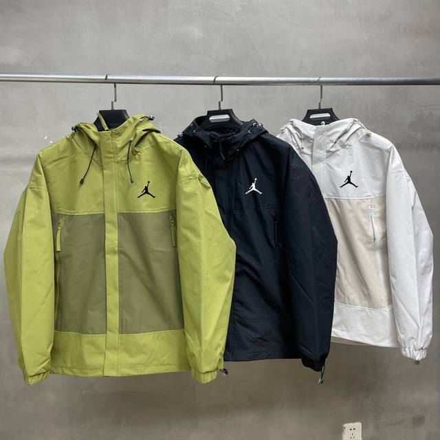 上新 Aj乔丹 Air Jordan 撞色拼接连帽夹克外套 经典元素 超级百搭へ 代购级别 质感好货 情侣款推荐 双层内里 高档新款三防面料 舒适透气潮感 3D