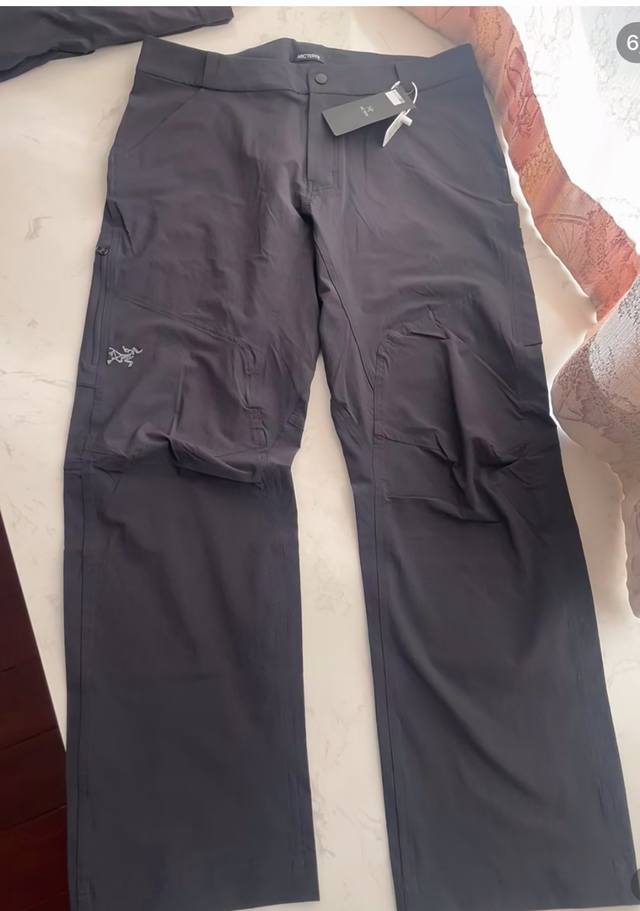 始祖鸟 Konseal Pant Konseal款速干料Konseal攀岩系列裤装，这条裤子综合表现真的太好，肥瘦适中，厚度适中，尤其是剪裁，非常修饰腿型，面料