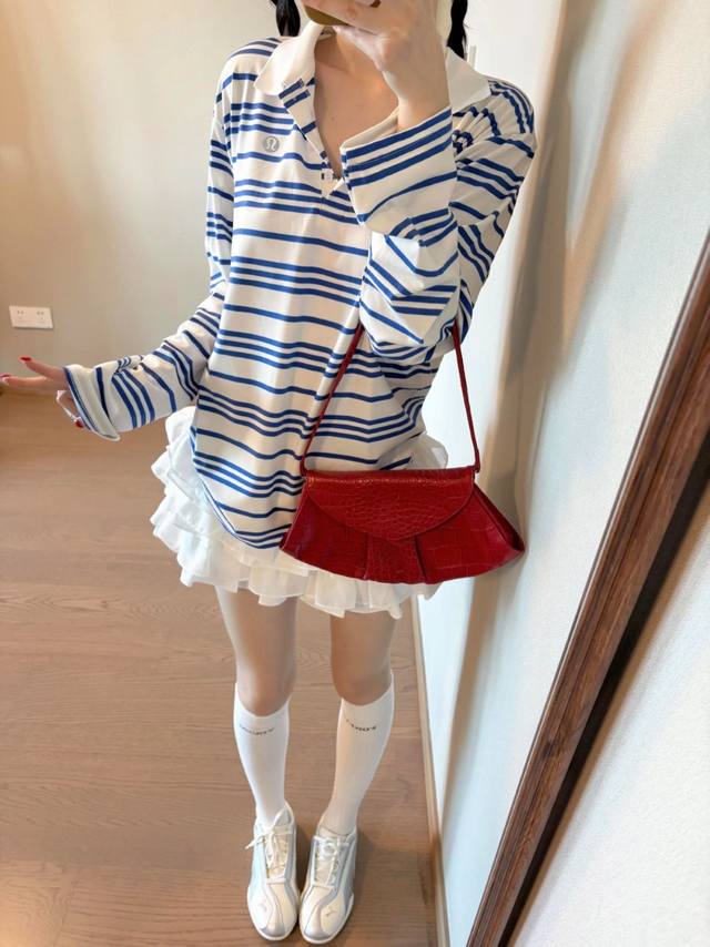Lululemon Lululemon 秋装王炸！蓝白条纹 Polo 领 T 恤上身秒变氧气少女！ 救命！这件条纹 T 恤也太显白显瘦了吧！Lululemon