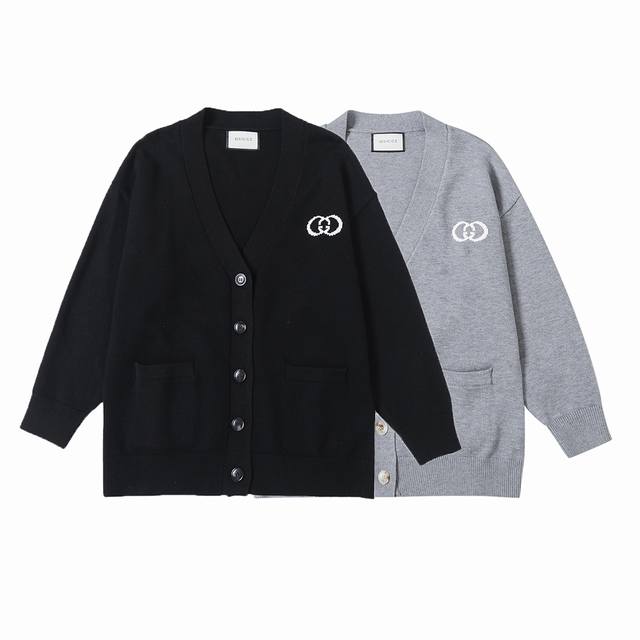 高品质Gucci 古驰 秋冬新品，双G古驰开衫，V领针织开衫。强烈推荐G家 绝对是最亮眼的单品开衫了！！！让人一眼钟情！日本客户代购渠道货源。区分市场所有版本。