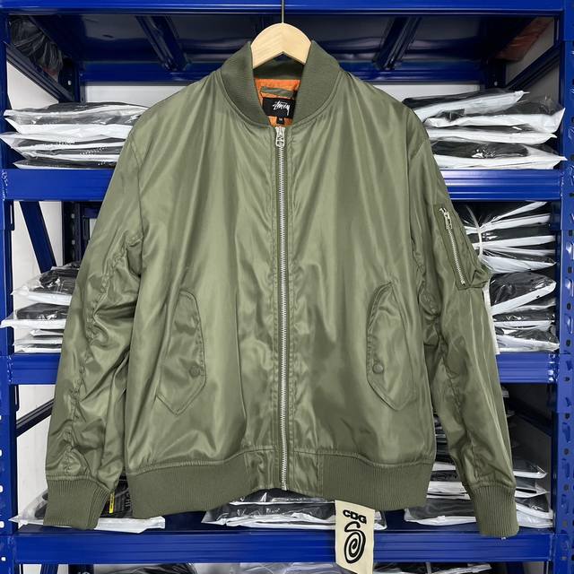 薄款 加厚115 夹克 棉服同步在售，下单备注 斯图西Stussy X Cdg 联名款全刺绣棒球服 Ma1 飞行夹克，后背万针立体刺绣是亮点，工艺难度极高，目前