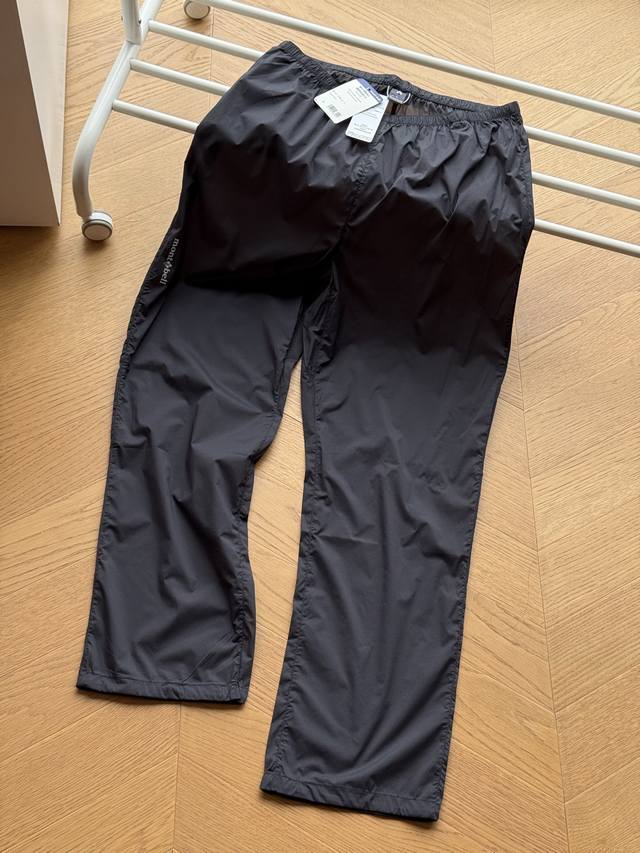 供 Mont-Be11美山户外通勤超轻量轻薄款运动速干休闲裤 S~Xl 原版92锦纶8氨纶材质竖条纹面料，轻薄 轻便 透气 注意此裤子没有口袋把轻量化做到了极致