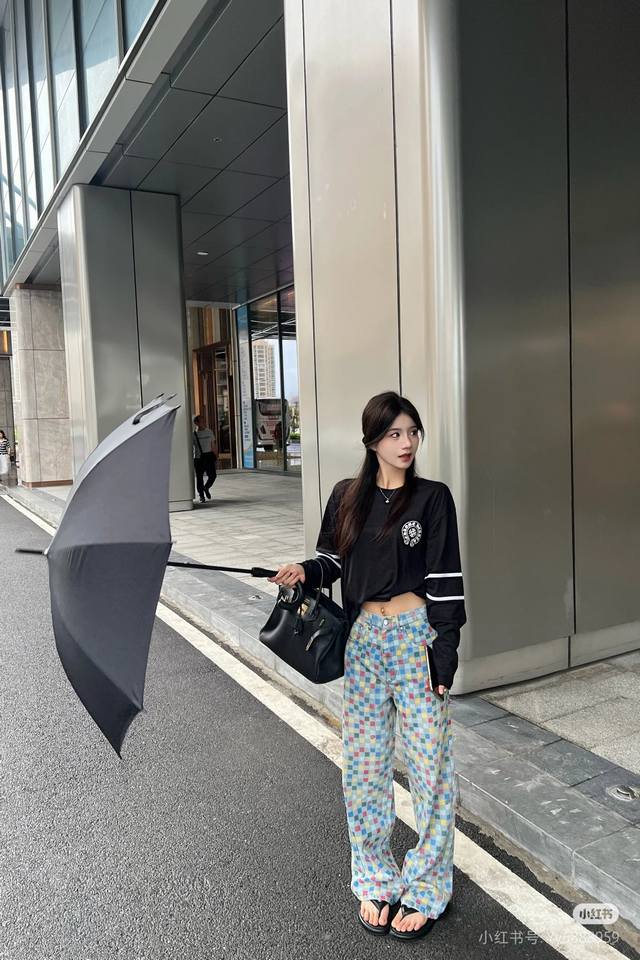 模特图！ 供 Louis Vuitton 路易威登 Lv 2025新款彩色棋盘格牛仔裤 原版18,700购入开发，采用重磅斜纹单宁牛仔布材质，定位提花匹布做彩色