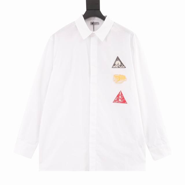 Dior 迪奥 刺绣徽标府绸长袖衬衫 采用超细60支有机棉高密府绸面料 Bci瑞士认证 ， 领子 克夫 门襟用75D针织粘衬， 定做标志性银色平光三角牌， 模具