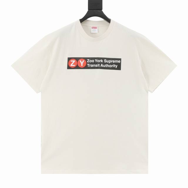 Supreme × Zoo York联名 25Ss Zy字母印花短袖 Zoo York 1993年创立 与Supreme 1994年诞生 作为纽约街头文化先驱