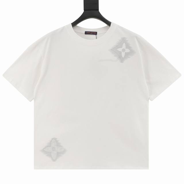 Louis Vuitton 路易威登 Lv 25Ss 幻影短袖T恤 面料采用定制240G 26支特滑双股精棉平纹高密无尘全棉布料。前幅高密度加厚，走线平整，代工