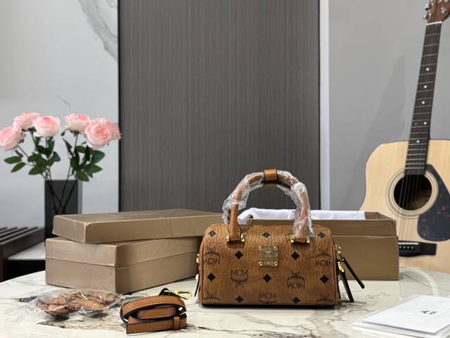 原单顶级 青岛代工 全钢五金 Mcm 原单茶金 Mini Nano 枕头包 Mcm Ss21 Mini Nano 枕头包 可爱到爆炸 青岛原厂，可单肩，斜挎，手