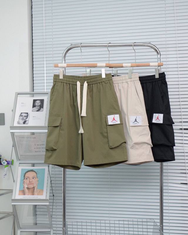 Air Jordan乔丹夏季专柜新款大口袋工装短裤清凉上新 经典工装裤设计，立体裁剪口袋，传统贴布Logo诠释一贯的品质理念最新设计帅气清凉 双压线车工 大厂做