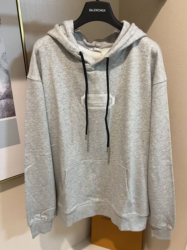 Size ：S M L Xl 3配色：黑色 白色 灰色 男女同款 Dior迪奥 经典胸前方形字母徽标刺绣连帽卫衣 采用原板独家定制430克纯棉毛圈面料质感非常舒