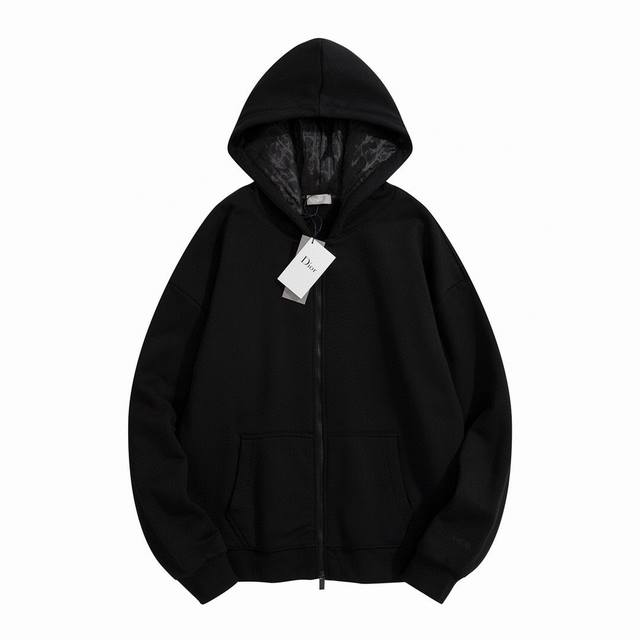 23Ss 新款暗纹提花拉链长袖外套 原版内部价16640购入，此款大身布面部采用60支双股长绒棉纱底6支精梳单纱，做420克加厚加密卫衣布，底部抓绒面部食毛工艺