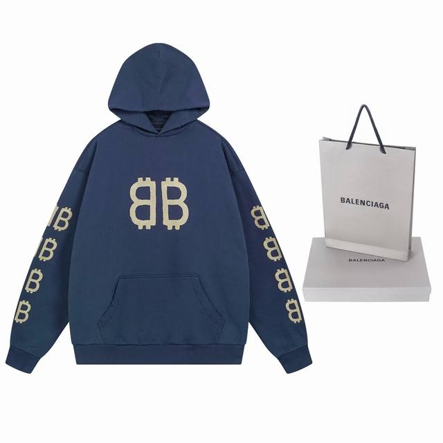 细节图 顶级版本.官网品质 Balenci*Ga 巴黎. 最新泥巴手绘磨烂洗水做旧长袖连帽卫衣。砖柜同步.区别市场通货.Yb开发.色系为黑蓝色.磨烂.手绘与Zp