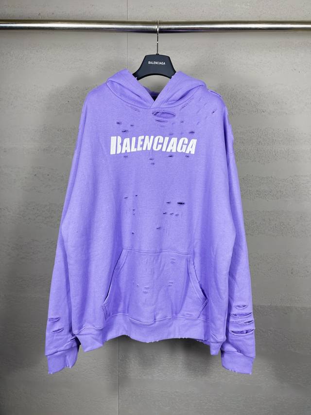 实拍图 顶级版本.官网品质 Balenci*Ga 巴黎.经典款. 22Ss#Balenci*Ga#艺术破洞加绒内两件套带帽卫衣。秋冬季砖柜同步.欢迎对比 面料采