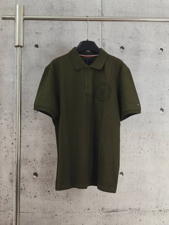 实拍品质 高版本 Tommy汤米字母压花Polo衫短袖 高端品质 三标齐全，舒适透气，经典简约，精致时尚，细节呈现高端品质 颜色:黑色 白色 藏青色 军绿 码数