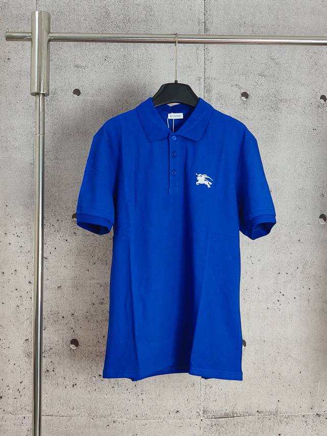 实拍品质 高版本 巴宝莉经典战马刺绣Polo衫短袖 高端品质 三标齐全，舒适透气，经典简约，精致时尚，细节呈现高端品质 颜色:黑色 白色 藏青色 蓝色 码数:M