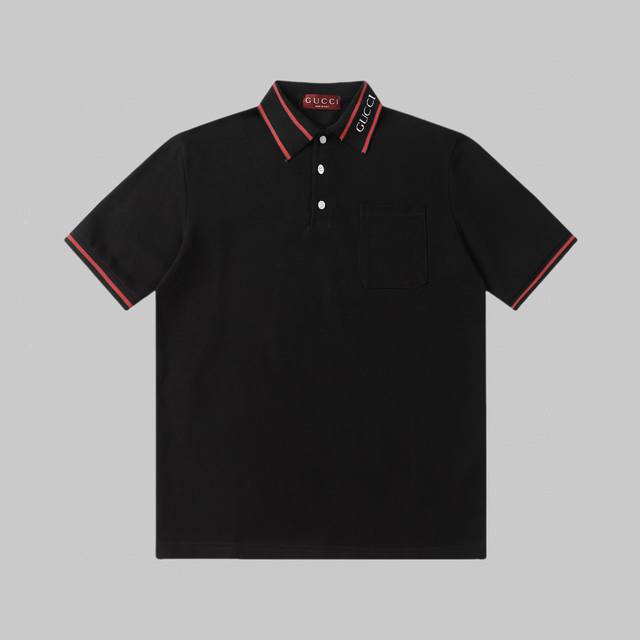 高品质 Gucci古驰夏季弹力珠地棉Polo短袖，Gucci提花细节，红绿条纹，一个前帖袋，纽扣门襟，常规版型，品牌经典织带透过特殊的构造工艺和缝合技术以别出心