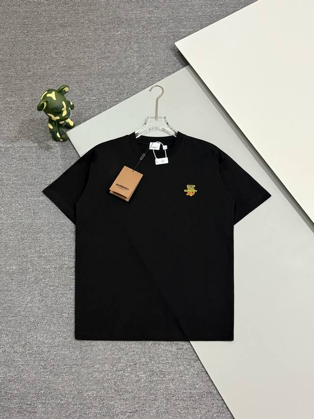 高版本] Burberry 巴宝莉 新款前后幅刺绣Tb字母刺绣标志。后幅帖布刺绣。25Ss春夏男女同款纯棉宽松圆领短袖T恤 客供32支280G全棉面料 柔软细腻
