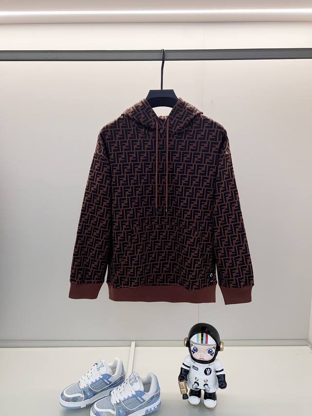 Fendi 芬迪 420克纯棉连帽卫衣 经典款老花Ff字母满印Logo标识 官方同步 高版本 高品质 时尚个性 百搭潮流 纯原品质 原版面料 吊牌 领标 水洗麦