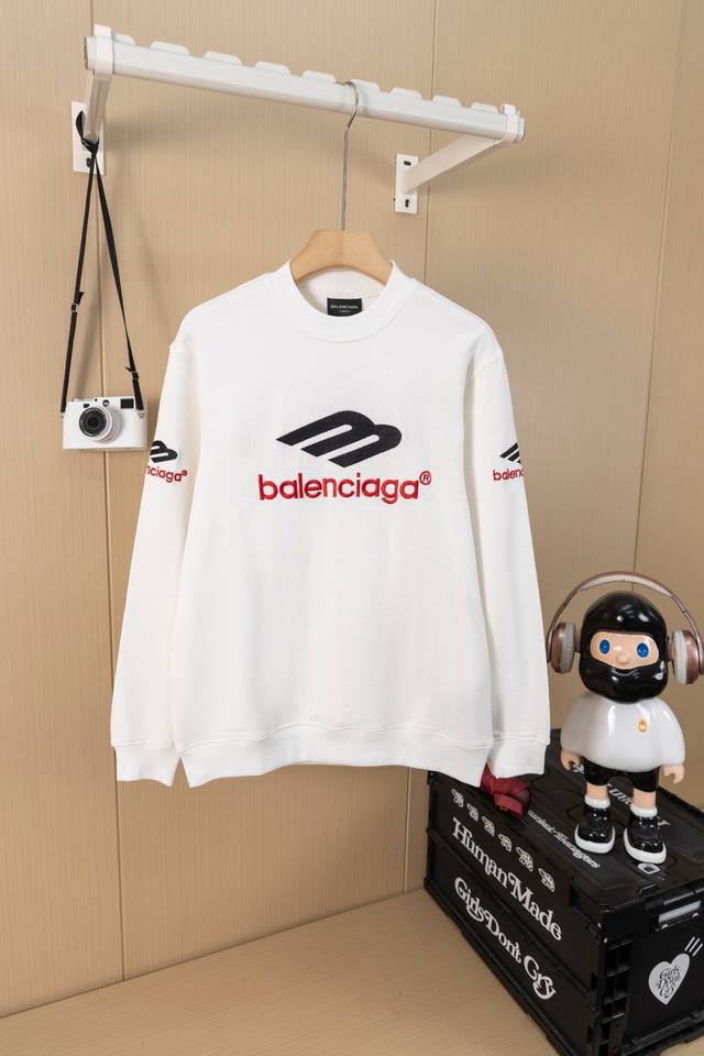挂拍图 Balenciaga 巴黎世家3M字母刺绣圆领卫衣 黑白双色 面料采用400克毛圈高克重95棉5氢纶1×1双纱洗一辈子都不会变形的 男女同款 官网细节一