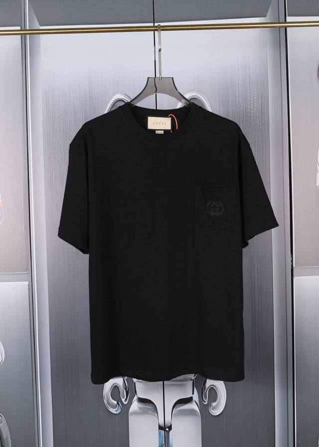特价 不退不换 Gucci 古驰 口袋标志绣花新款短袖 颜色：黑色 白色 码数：S M L Xl 黑色:S18.M13.L11.Xl10 白色:S5. M10.