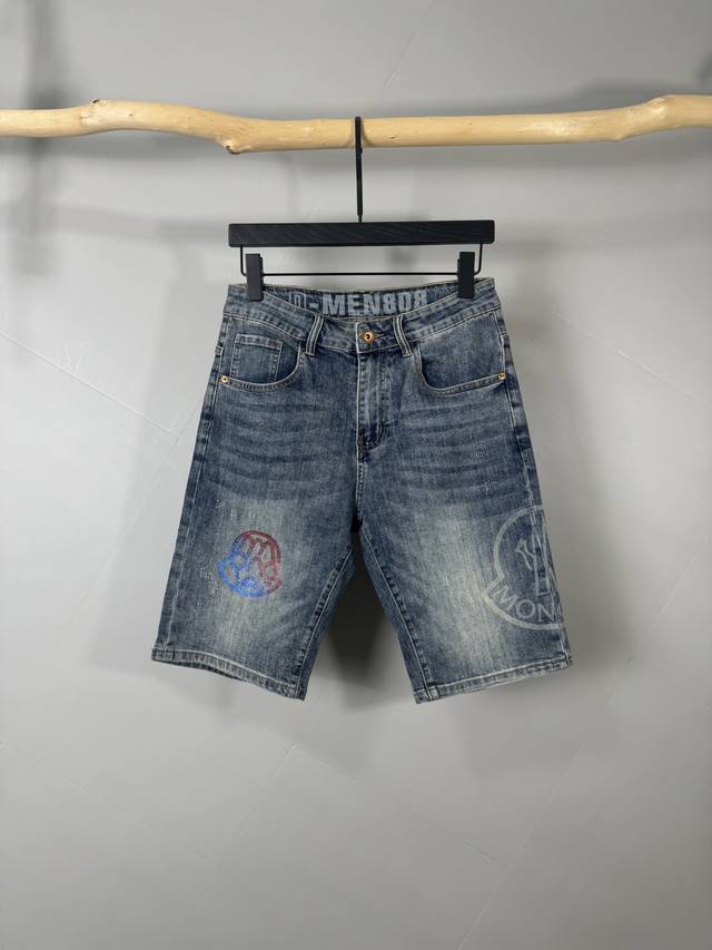 Moncler 蒙口 2025Ss夏季新款原单高档爆款牛仔短裤 超级定制款 原版五金 超级重工工艺 版型超赞，细节做工无可挑剔！款式不挑人，特别高档，好货不等人
