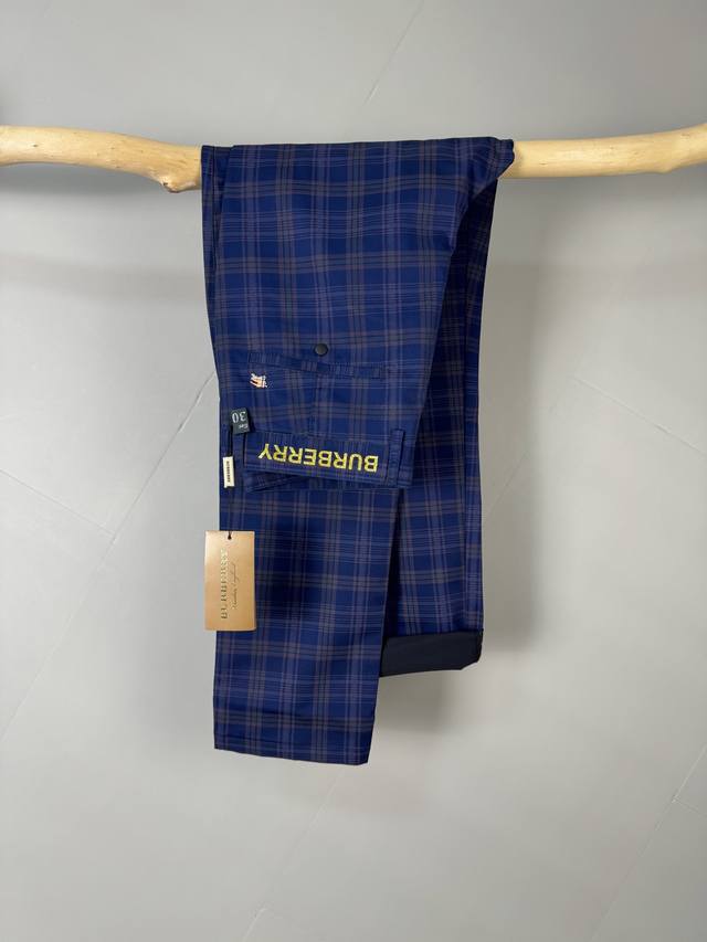Burberry 巴宝莉 新款来袭2015春夏新款新品 专柜有售 实体店极品休闲裤专柜原版1:1好货，适合各个年龄段。市场最高版本的欧洲进口面料。舒适柔软亲肤，