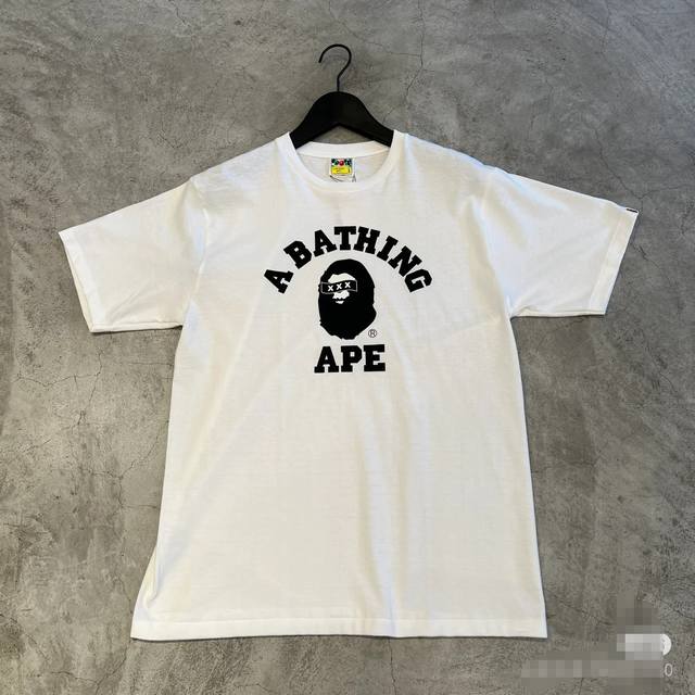 001098款A Bathing Ape X God Selection Xxx 联名款 Ss24 休闲字母图案印花短袖T恤 男女同款 码数Smlxlxxl 黑