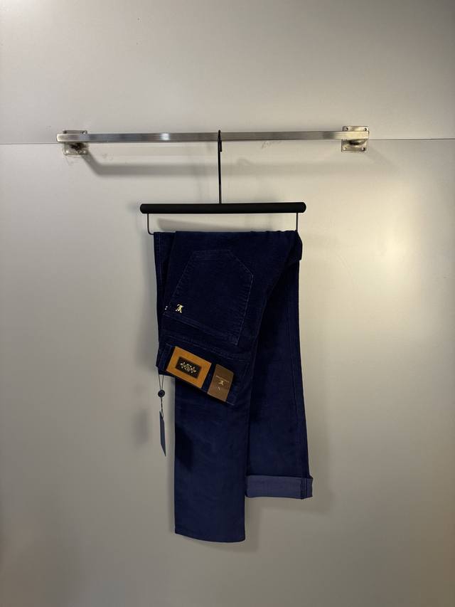 高品质 隔天出货 Lv 路易威登 休闲裤 西裤 高级定制裤子专用面料 定制原版五金 重工工艺打造 车工走线精细 定制面料 柔软舒适 质感显著 辅料精美 上身效果