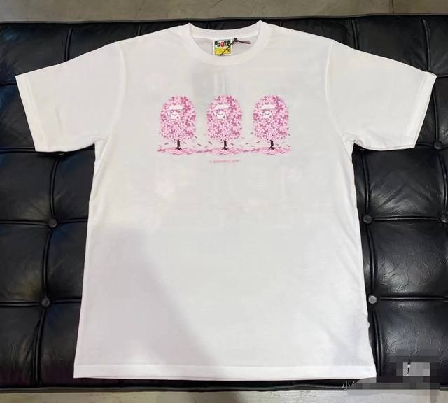 00132款A Bathing Ape Bape Sakura Tee 樱花印花圆领套头短袖T恤 男女同款 码数Smlxlxxl 白色黑色