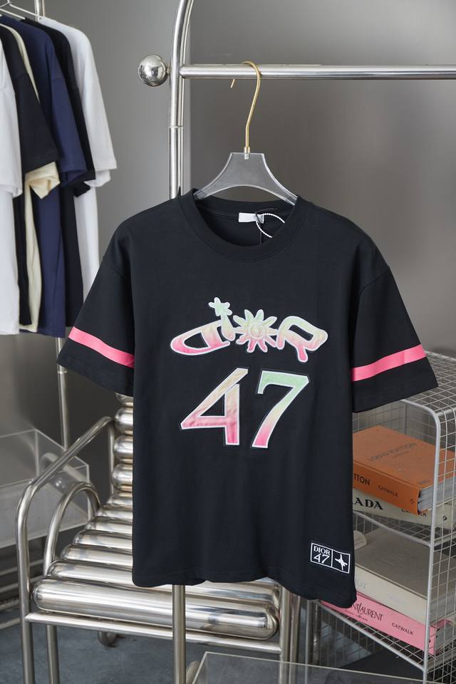迪奥 Christian Dior Cd 25Ss早春新款 联名滑雪系列 Logo刺绣短袖 轻奢主义 男女日常通勤穿搭必备单品 正确版本 欢迎对比 详细特征 2